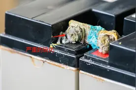 终于知道了，电动车“充满不拔”和“没满就拔”，会不会伤电池？图片