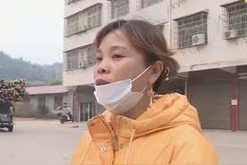 40岁妻子将小车过户给大10岁男友，发现被骗后丈夫出头帮忙要车图片