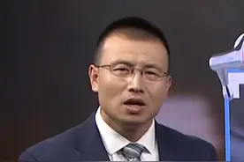 低保大爷网恋 诈骗大妈2万8#马良说 #大v说 视频封面