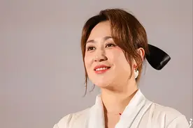 北大硕士富家千金，却裸婚嫁给小11岁的许文赫，马丽到底图什么图片