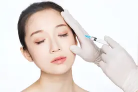 “一白遮百丑”，妹子们千万不要自己打美白针，小心败血症图片