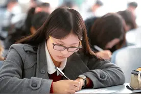 大学英语四六级考试，425分就算合格，没考过的学生是啥水平？图片