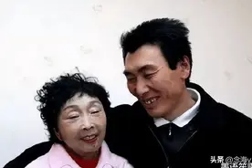 26年前，27岁东北小伙迎娶59岁老太，携手同演真实版“二人转”图片