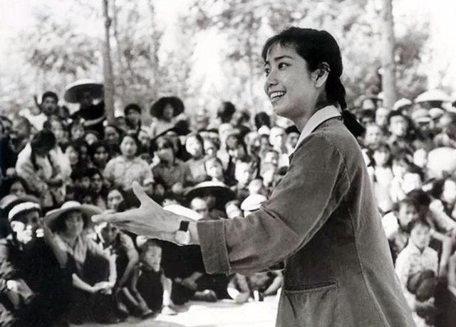 “京剧女神”李维康：曾看不起病，女儿北大毕业，她对家人有愧疚