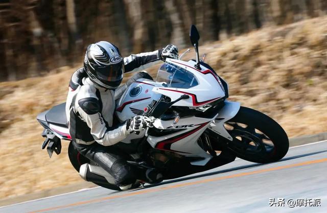 高阶中排仿赛究竟怎么选：CBR400R & YZF-R3 & Ninja 400对比评析