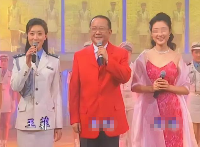 “头号警花”王菲：是86名高官的公用情妇，包中携带大量安全套