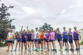 雨天路面湿滑 跑步健身要注意安全图片