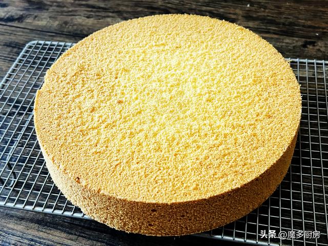 蛋糕越做越顺手，10寸奶油蛋糕也不用买了，详细制作步骤分享