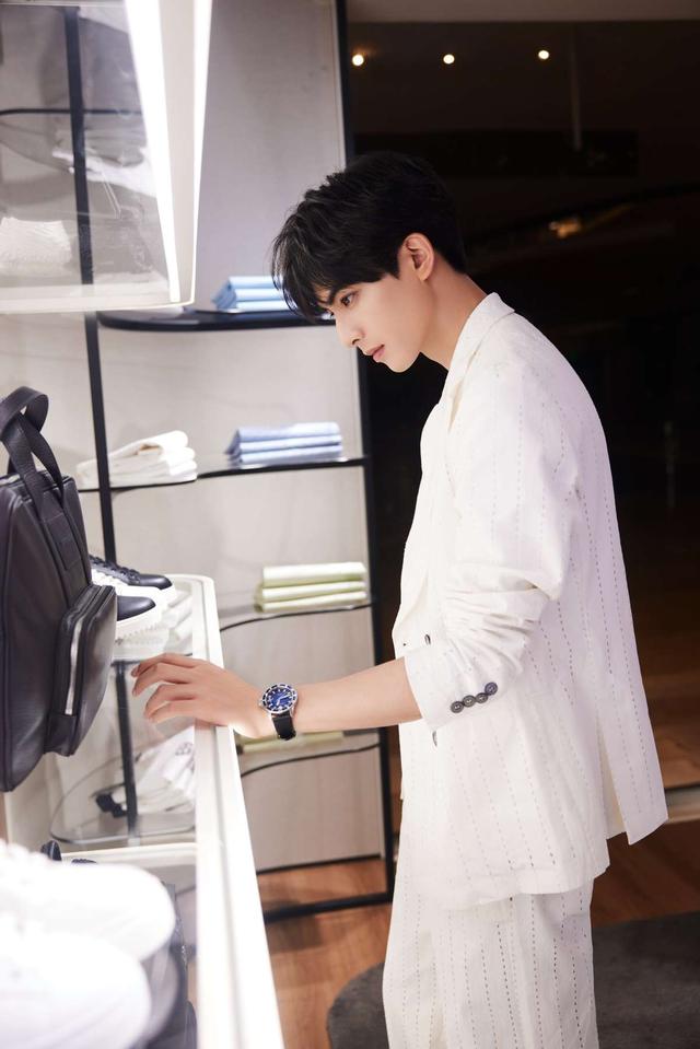 Emporio Armani 2023 ����ϵ����ʱ���½����