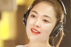 “连奕名前妻”陈佳妍：嫁大9岁丈夫被离婚，独自将女儿抚养成人图片
