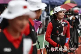 能“正中红心”的，除了她们手中的箭，还有她们美丽的造型图片