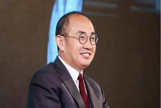 终究还是跑了！潘石屹夫妇套现400亿现身美国，人民日报说的很对