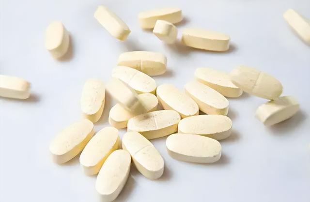 一瓶小小的维生素B12，或能“改善”6种病症，早知早受益