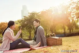 怎样聊才能引起女生的关注图片