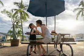 丈夫癌症晚期玩起失踪逼妻子离婚，妻子却不离不弃卖房为丈夫治病图片
