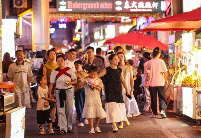 贵阳太平路，越夜越精彩！