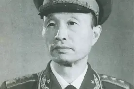 张爱萍：有儒将之称的开国上将，被毛主席点名受命初创人民海军，指挥了我军唯一一次陆海空三军协同登陆战图片