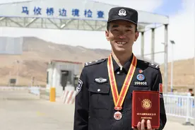 马攸木拉山与女儿悠悠图片