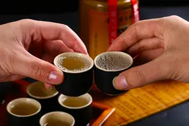 牛栏山一年3次涨价，销量为何不减反增？低端酒畅销背后有何隐情图片