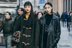 “小黑裤+短靴”是冬季最火下装组合，显瘦就算了，还很优雅时尚图片