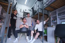 大学宿舍选床铺，上下铺差别很大，聪明人一致选择上铺图片