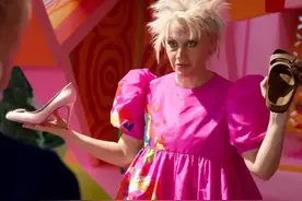 “去他的淑女，我们要岔开腿坐”图片