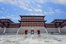 昏君和明君对于他来说就是一步之遥图片