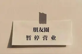 网易云热评文案//你清楚这世间疾苦，殊不知，你是我的人间救赎图片