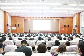 郸城一高隆重召开庆“五一”迎“五四”表彰大会图片
