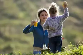 纪实36岁母亲被女儿同学侵害，男生用女儿照片威胁，母亲不敢报警图片