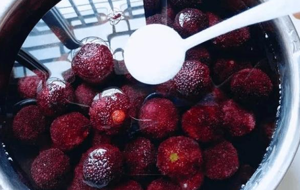 娲楁潹姊咃紝鐢ㄧ洂姘存场锛岀敤闈㈢矇娲楋紝閮戒笉瀵癸紒鏋滃啘鏁欎綘涓€鎷涳紝铏瓙璺戝厜鍏? onerror=