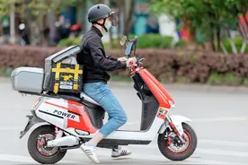4款能上牌的国标电动车，最高续航600公里，价格不贵，适合跑外卖图片