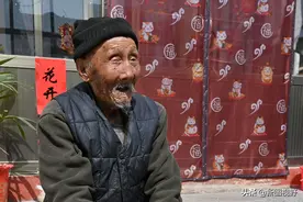 106岁爷爷，2个嗜好坚持70年，至今独自生火做饭，看长寿秘诀是啥图片