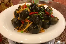 上海一家人去广西旅游，点了四道菜，拿起账单反复确认不敢相信图片