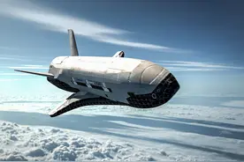 绝密飞行器着陆：美军X-37B返回地球，轨道上还有一架中国空天飞机图片
