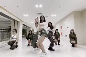 中科院博士女团舞走红引争议，女博士舞姿火辣飒爽，评论区变了味图片