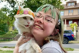 美国妹子收养一只20岁老猫，被告知可能活不久，没想到了现在！图片