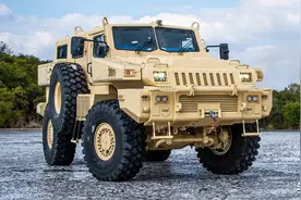 首次改版的南非派拉蒙掠夺者来了 悍马在它面前只是个小弟弟图片