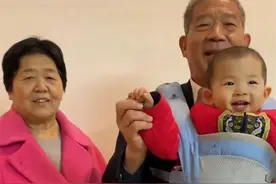 4年前，山东67岁大妈意外怀孕，扬言不会麻烦儿女，后来怎样了？图片