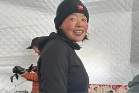 成功登顶珠峰后，芜湖女子刘先玲平安返回大本营！图片