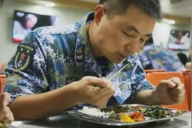 编制几千人，山东舰一天消耗有多大？算笔账就明白小国为何养不起图片