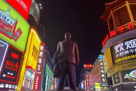 吃喝玩乐购在长沙，夜晚的黄兴路步行街人潮涌动、繁华似锦！图片