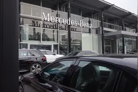 奔驰时隔三年扩大召回逾2万辆“散架车” 最早产于20年前部分已达强制报废标准图片