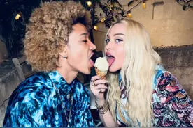 麦当娜：2段婚姻2个儿女，领养了4个黑人孩子，64岁交28岁小男友图片