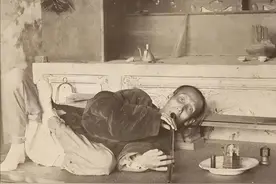 老照片：地主领十五岁小妾出镜，慈禧身边的女眷颜值让人意外！图片