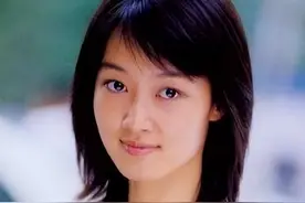 赵子琪：曾是央视美女主持，为丈夫路金波三年生俩，46岁被宠成宝图片