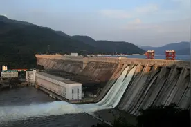 打开三峡大坝全部闸门，放光水库里的水需要多长时间？长见识了图片
