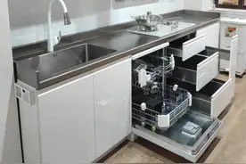 厨房水槽换了4个，我才知道选台上盆还是台下盆，建议你看看图片