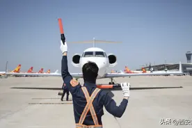 50℃的地表温度下 让机务人员用好机场站坪共享休息室图片