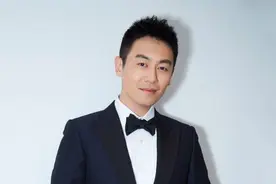 朱亚文：错过初恋后，转身娶了沈佳妮，婚后拒绝一切女性图片